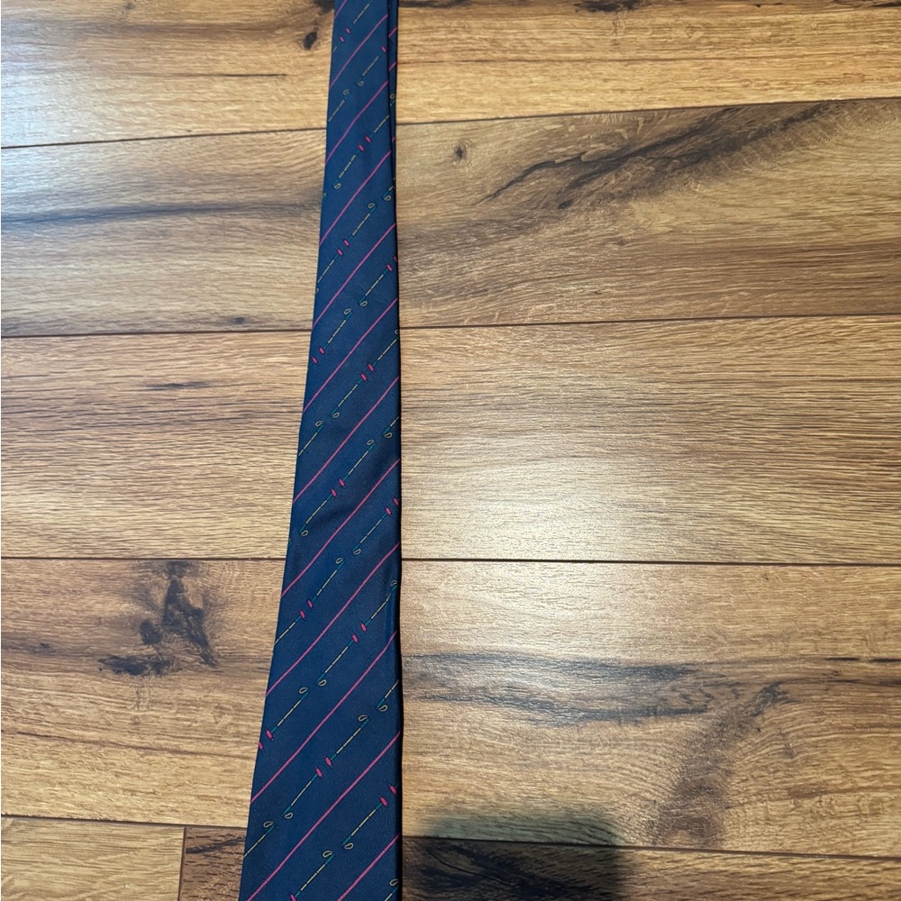 Elegant vintage Gucci Navy Blue Striped Tie